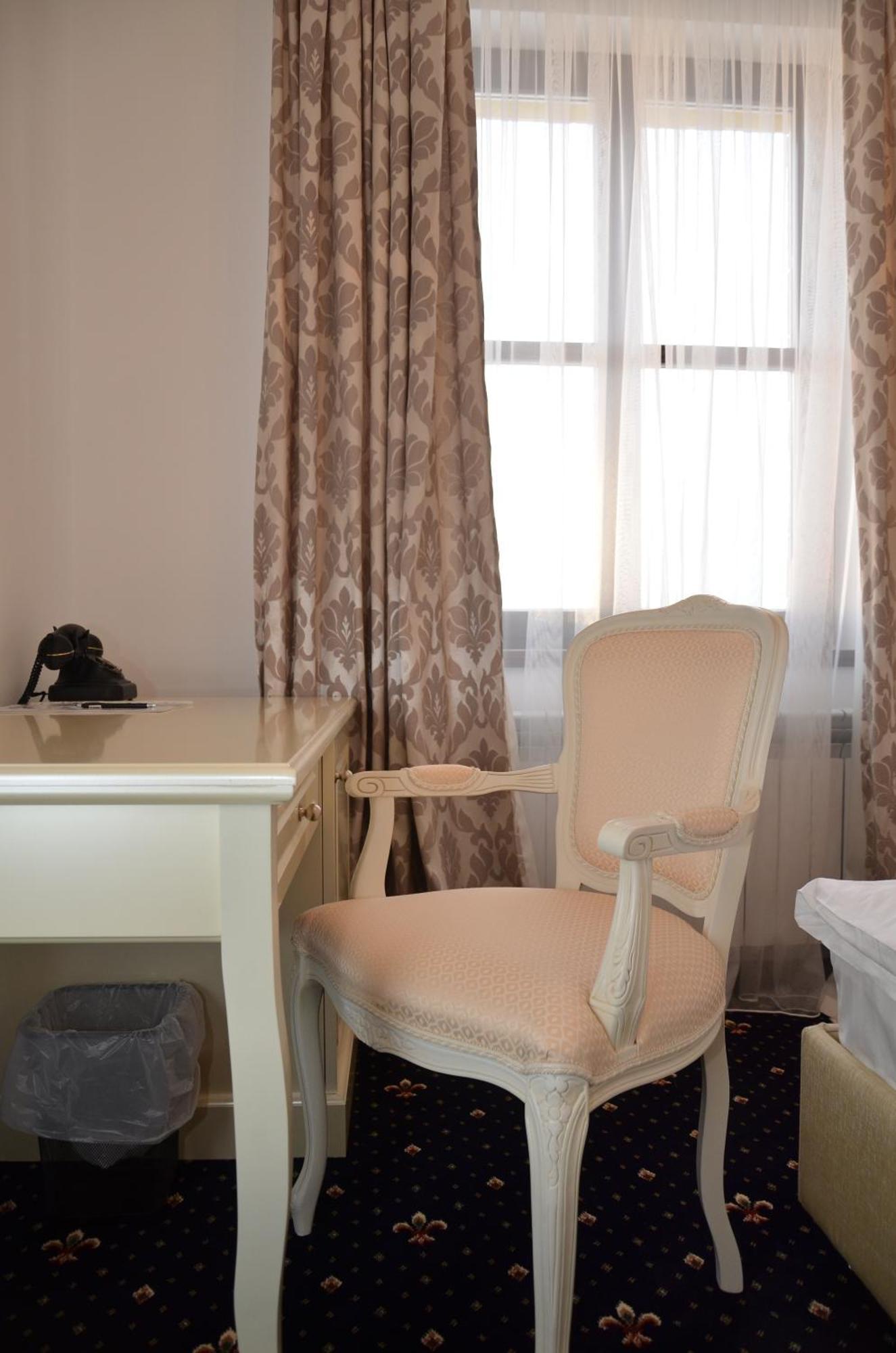 Chateau Royal Hotel Berezovka  외부 사진