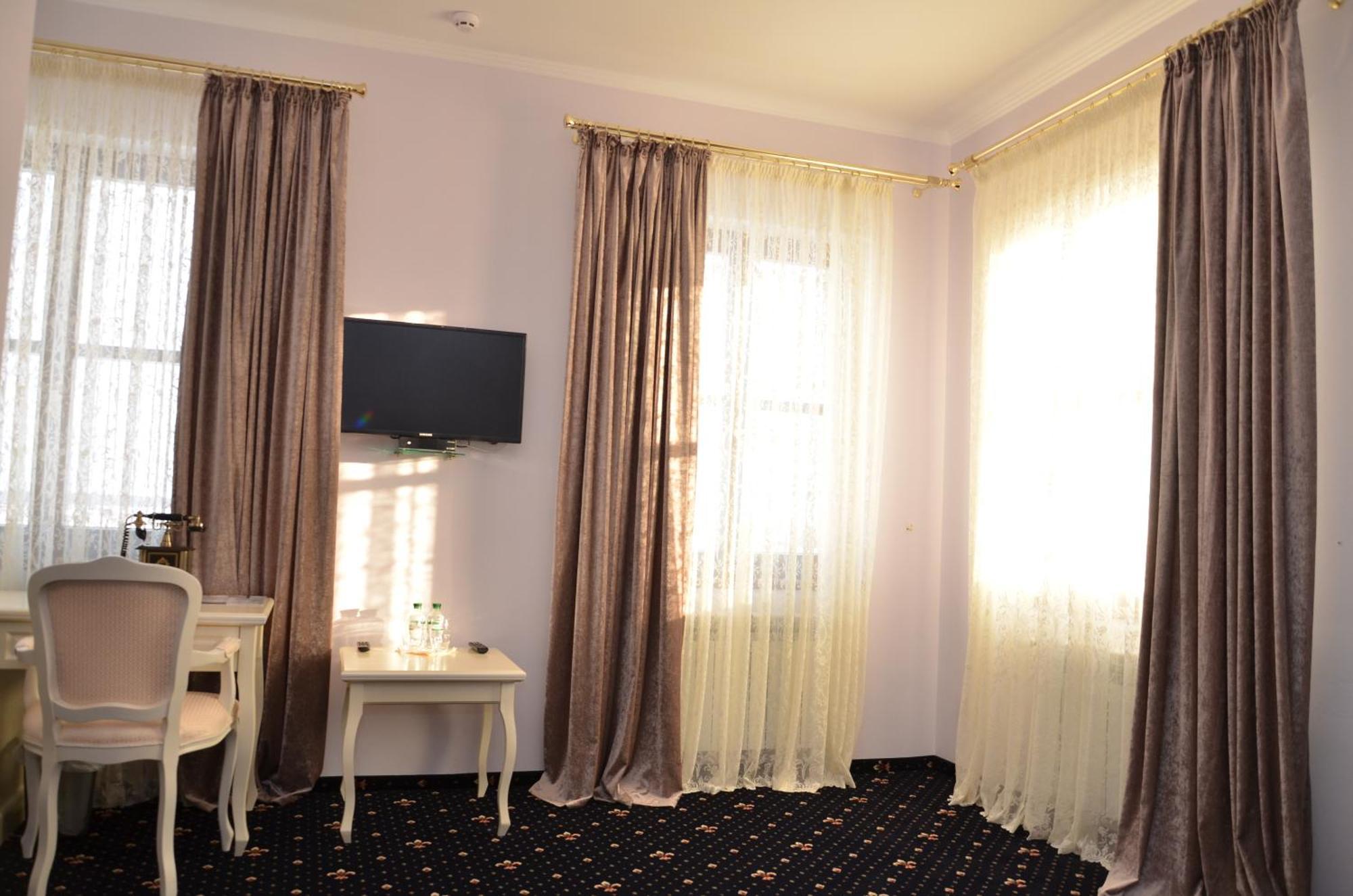 Chateau Royal Hotel Berezovka  외부 사진