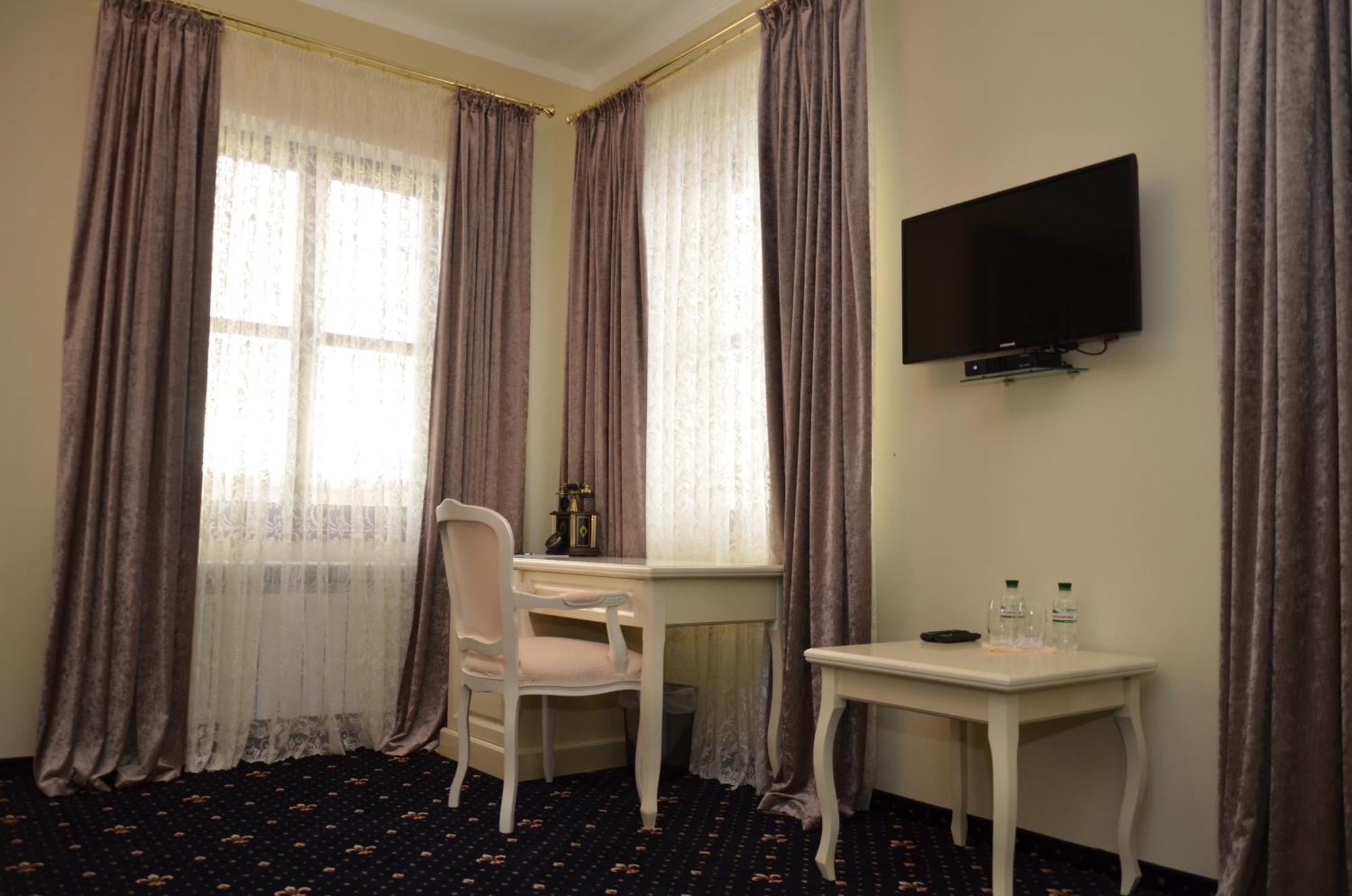 Chateau Royal Hotel Berezovka  외부 사진